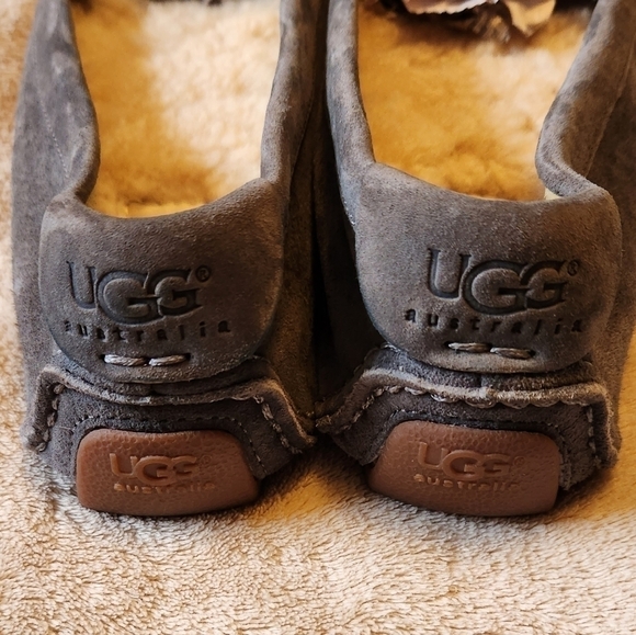 UGG Suede Loafer/Moccasin 1949 Size US 7 - Picture 2 of 8
